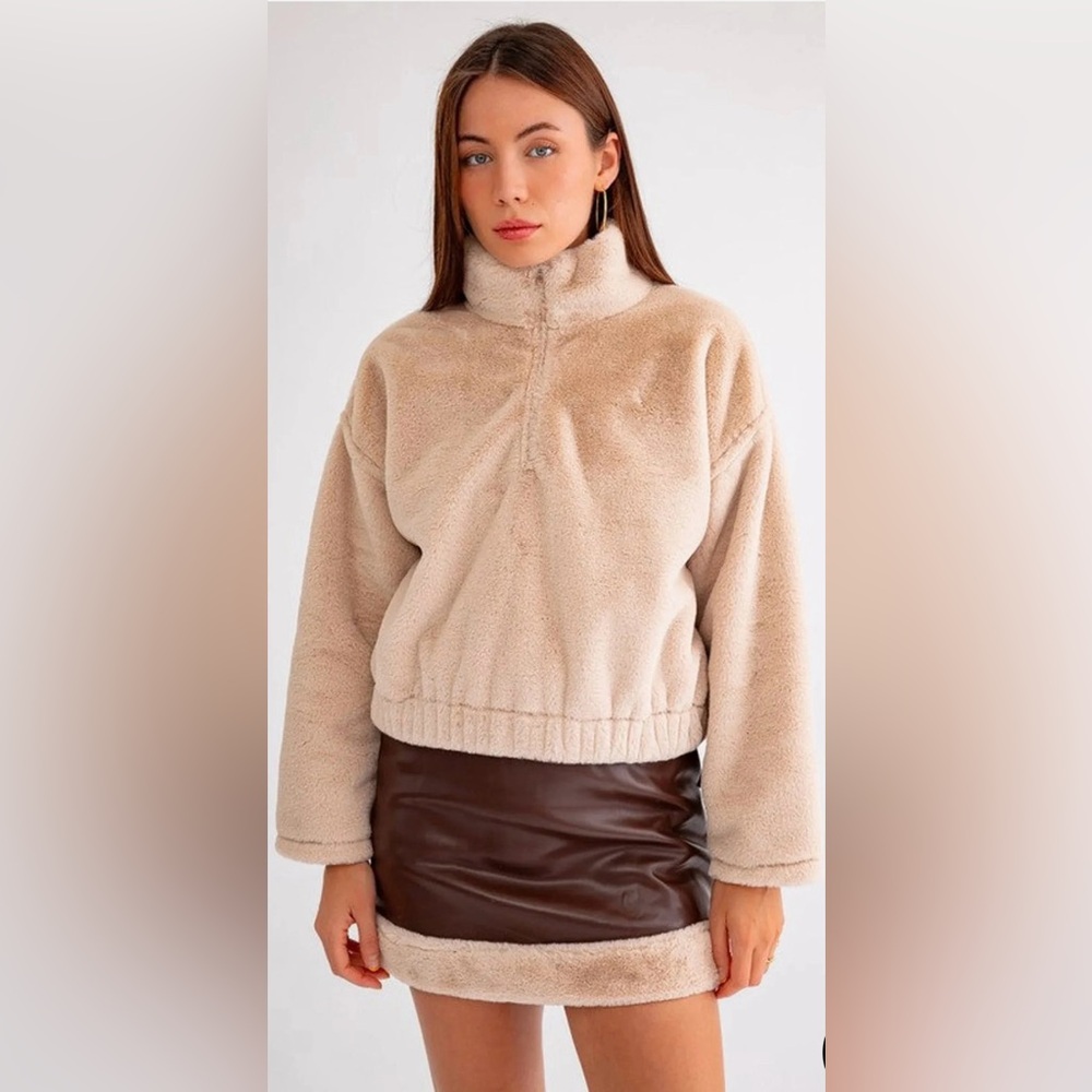Le Lis Cream Fur Pullover Skirt Set ✨ - Picture 3 of 6
